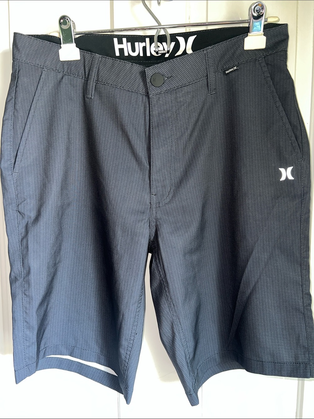 Hurley Men's Gray Patterned Shorts size 32